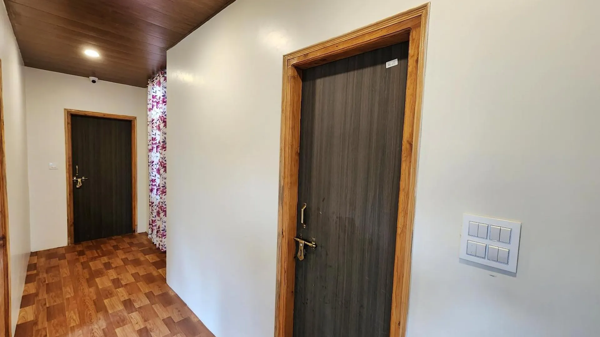 Bed & Breakfast Royal Cedar B&B Simla