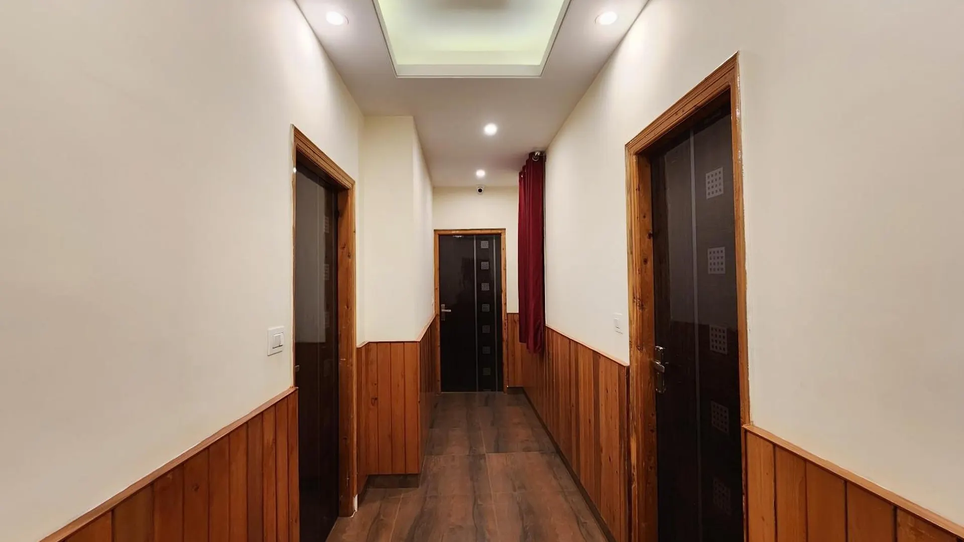 Royal Cedar B&B Simla 0*, Shimla India