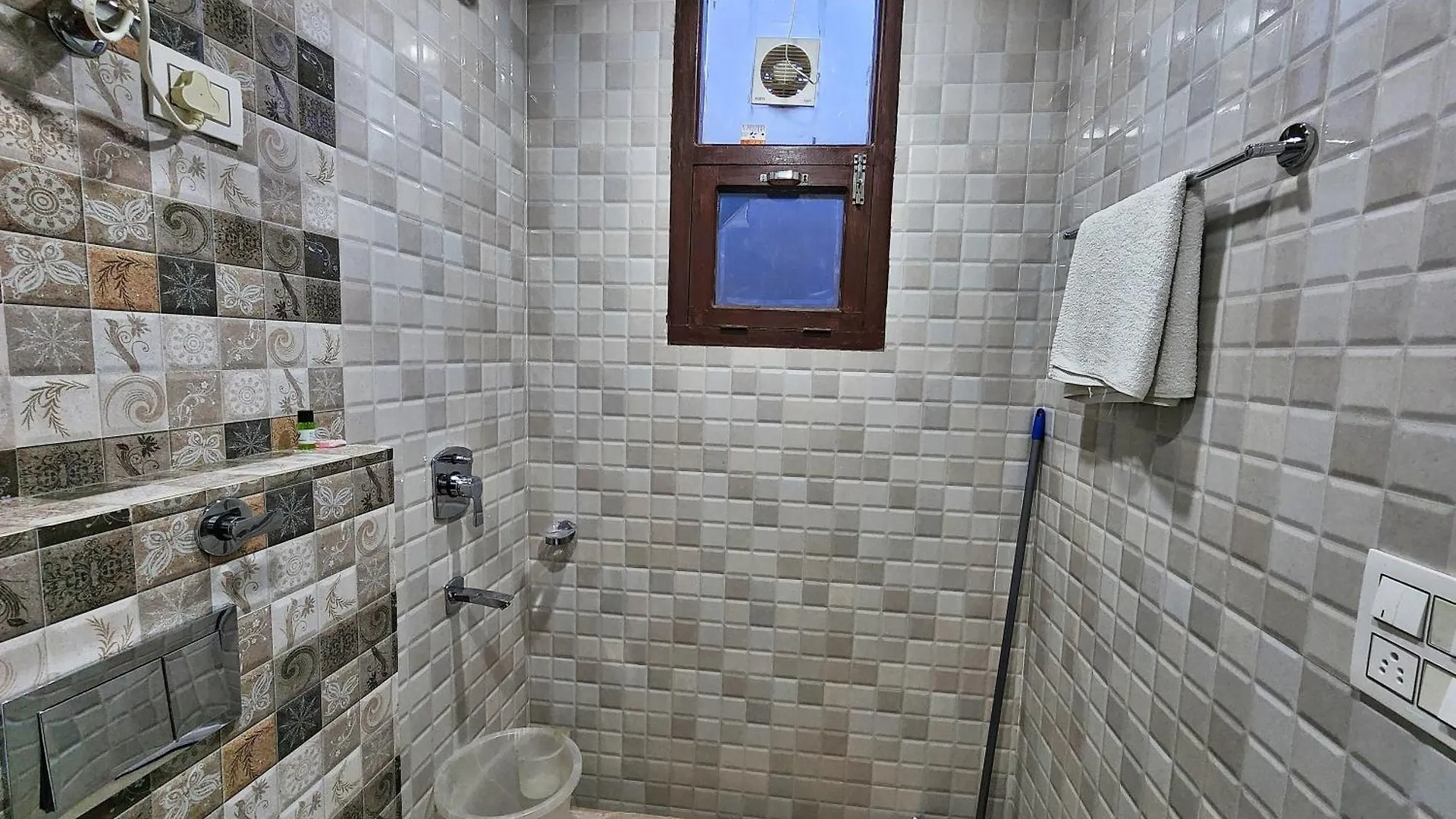 Royal Cedar B&B Simla Bed & Breakfast