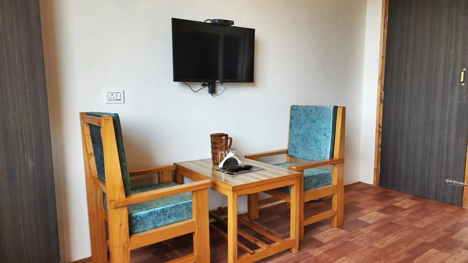 Bed & Breakfast Royal Cedar B&B Simla