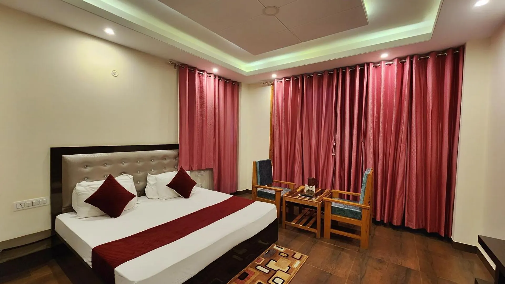 Bed & Breakfast Royal Cedar B&B Simla
